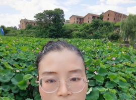 七律 咏荷/尔玉玺（龚东英）